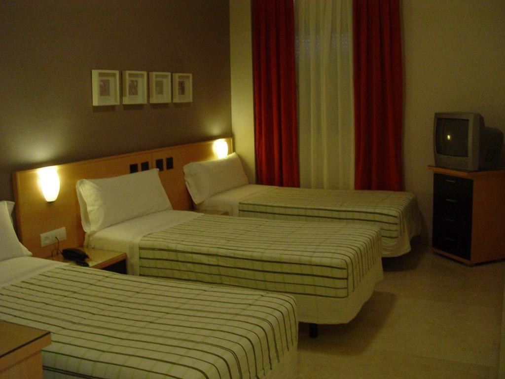 Hostal Albero By Eme Hoteles Sanlúcar la Mayor Zimmer foto
