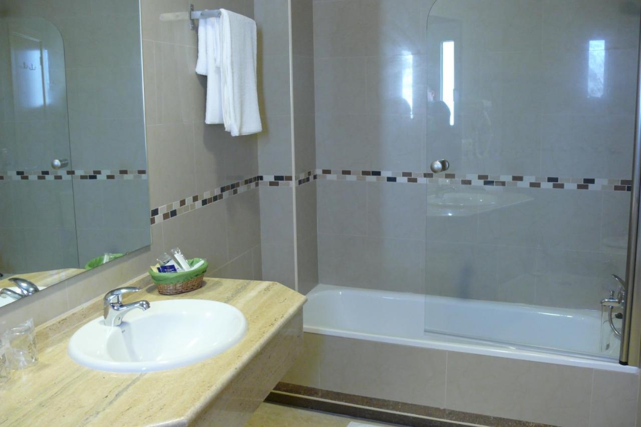 Hostal Albero By Eme Hoteles Sanlúcar la Mayor Zimmer foto